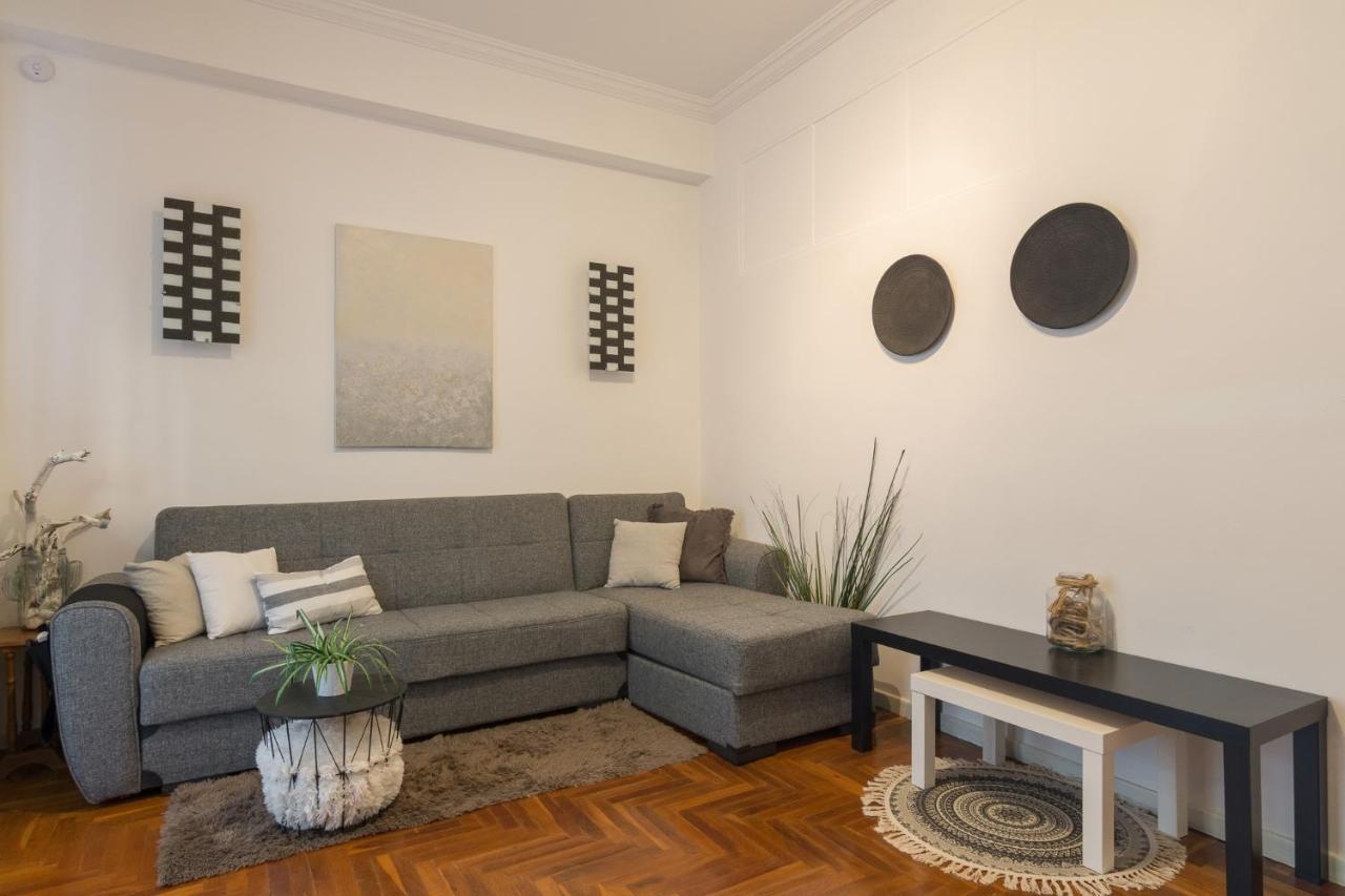 Classic And Modern Apartment In Athens Luaran gambar