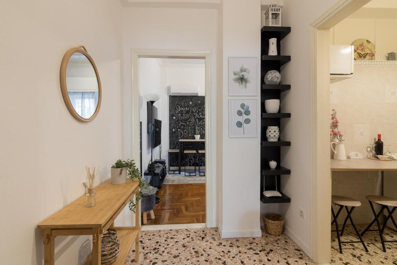 Classic And Modern Apartment In Athens Luaran gambar